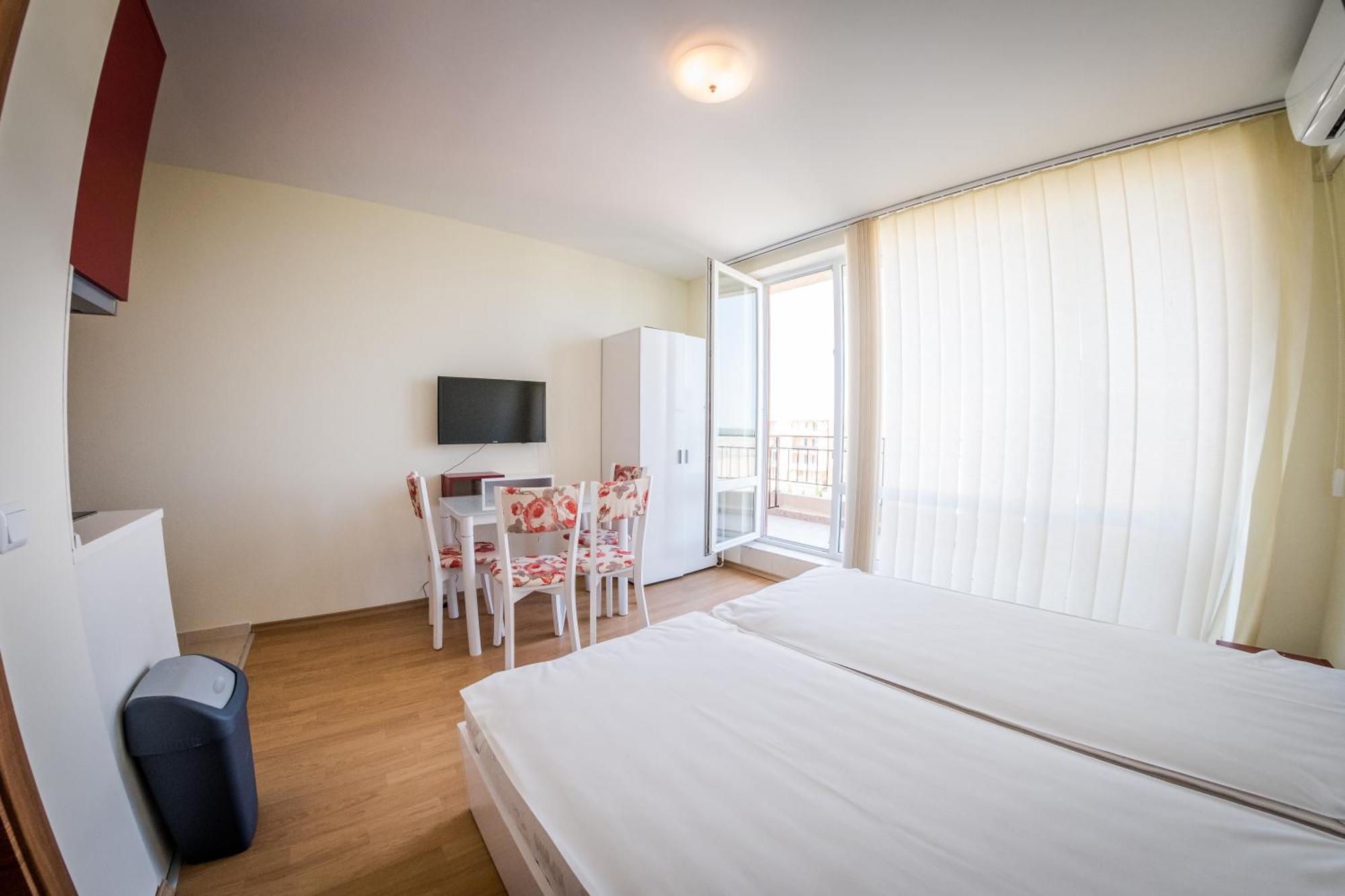Waterpark Fort Apartments Sunny Beach Oda fotoğraf
